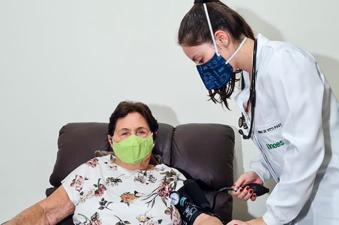 Marina está no 5º termo da Medicina Jaú Unoeste e tem bolsa integral pelo Programa Mais Médicos