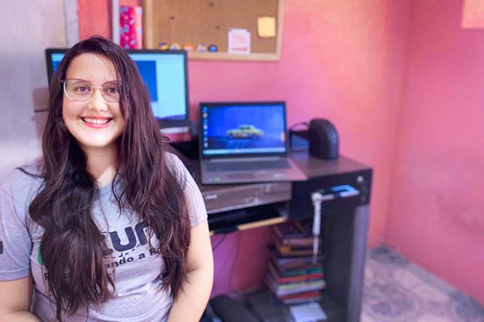 “Antes de me formar já estava empregada! Oportunidade surgiu com o estágio”, diz Vivian 