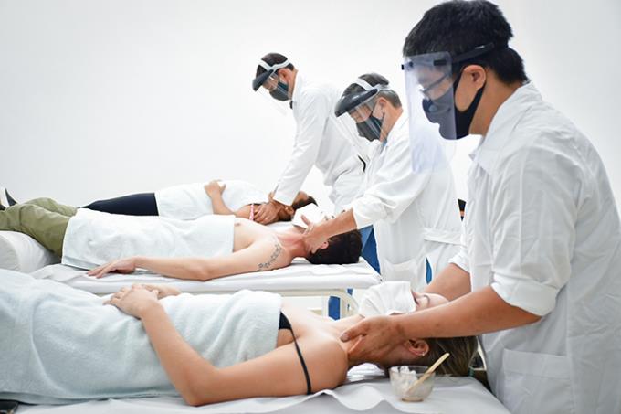 Massoterapia é outra opção de curso técnico ofertada pela Unoeste