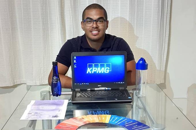 João Pedro é formado em Administração pela Unoeste e hoje atua como trainee na KPMG, uma das quatro maiores empresas de auditoria no mundo