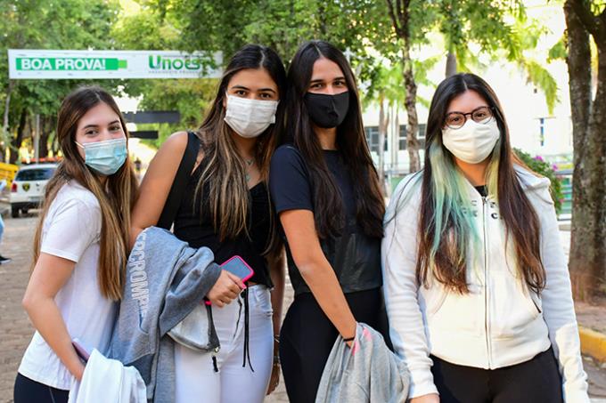 Amigas desde o 6º ano do colégio, Isabela, Maria Eduarda, Maria Clara e Glória pretendem seguir estudando juntas na Medicina Unoeste