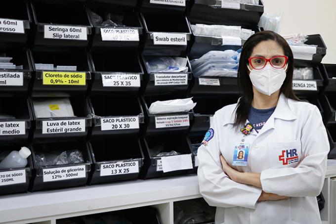 Após o curso, Karina foi remanejada de função e hoje atua como técnica de farmácia
