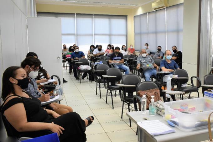 Participantes do workshop que foi o primeiro de três encontros