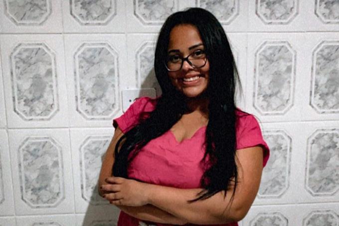 Amanda conquistou o 1º lugar no Concurso de Bolsas Top Cursos Unoeste Guarujá