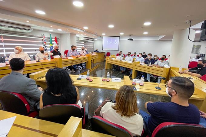 Vista geral da solenidade no salão da Associação Comercial e Empresarial 