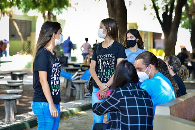 Alunos movimentam primeiro dia de aula nos campi da Unoeste