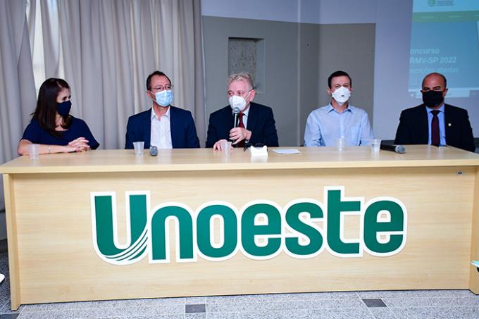 Mesa Principal: Rosemary, Creste, Odemilson, Adilson e Fábio