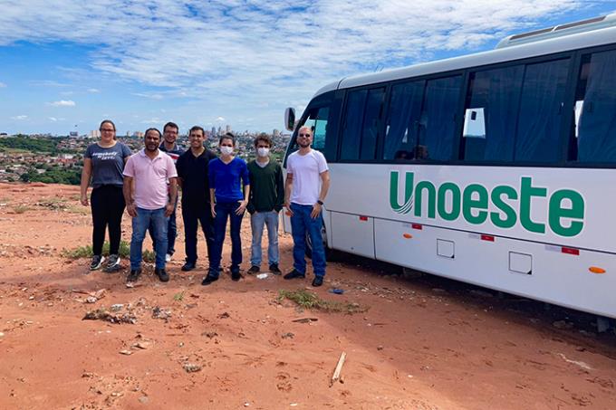 Grupo que fez as visitas técnicas pela especialização em Gerenciamento Ambiental, no sábado