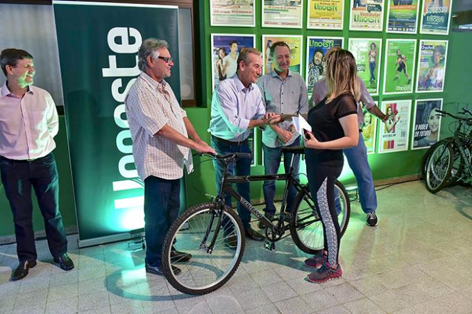 14º e-lixo: Unoeste e Prefeitura entregam bikes a sorteados