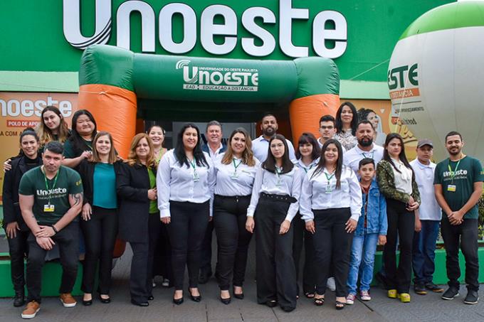 Equipes da EAD Unoeste e da Winner Formação Profissional