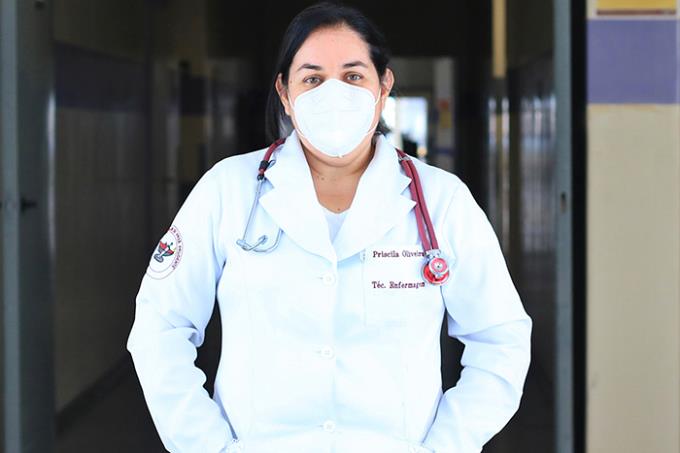 Priscila de Oliveira se formou técnica em Enfermagem na Unoeste e hoje faz dupla jornada por ter dois empregos