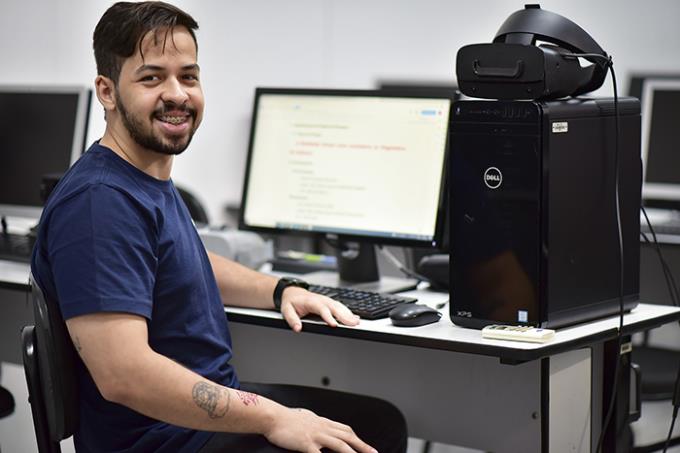 Autor de pesquisa que usa realidade virtual para auxiliar diagnóstico de autismo, Enzo Bucchi Oliveira Silva aprovou o novo espaço: “fundamental”
