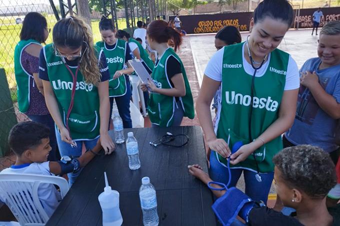 Alunos realizam atendimentos de atenção primária à saúde 