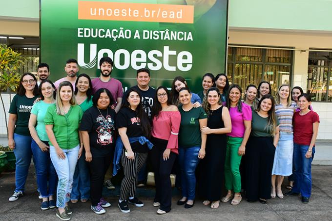 Parte da equipe do Nead, instalado no campus II da Unoeste, em Prudente