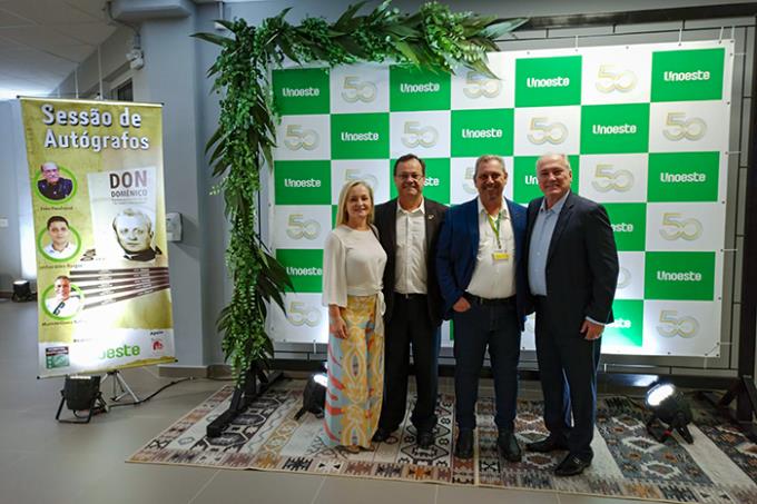Rosineide, Geraldo, Ronald com Urbano, diretor do Hospital Santo Amaro