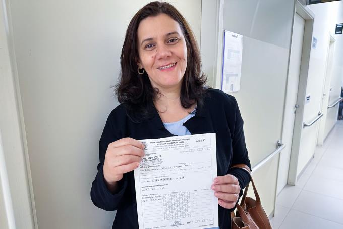 Rosemara Ferreira saiu do consultório satisfeita e com o pedido de endoscopia em mãos para investigar dores, azia e queimação no estômago