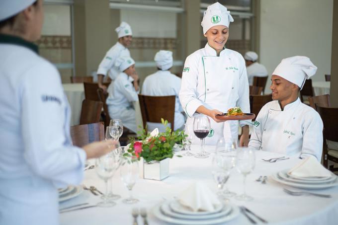 Gastronomia também é um dos cursos que dispõe de várias vagas: são 50 no total para 10 disciplinas variadas