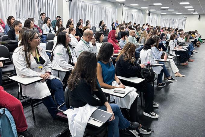 Primeiro Almoço Científico superou as expectativas e contou com mais de 100 inscritos, entre docentes e alunos
