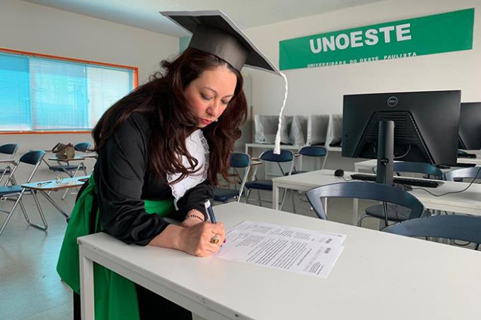 Mirian, durante solenidade em que recebeu a certificação: “Recebi todo apoio necessário dos professores”