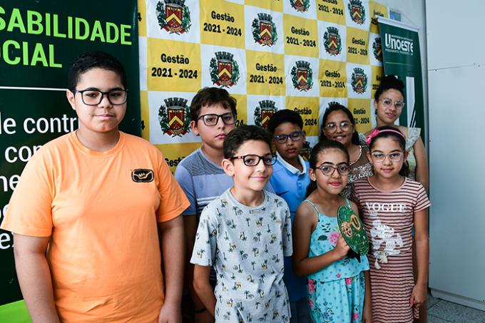 Parceria oferece solução para problema visual de escolares