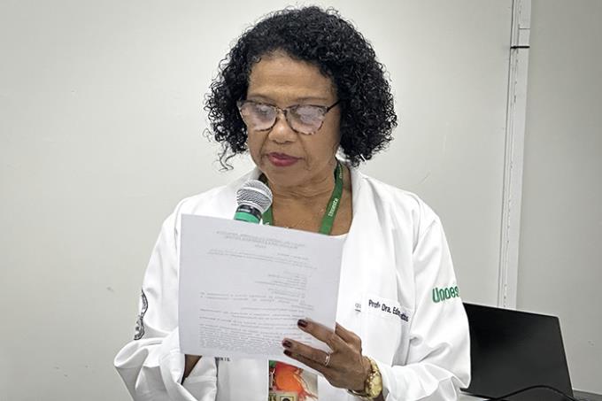 A professora Dra. Édima, coordenadora do Núcleo de Avaliação de Tecnologias em Saúde (Nats) da Famepp/Unoeste