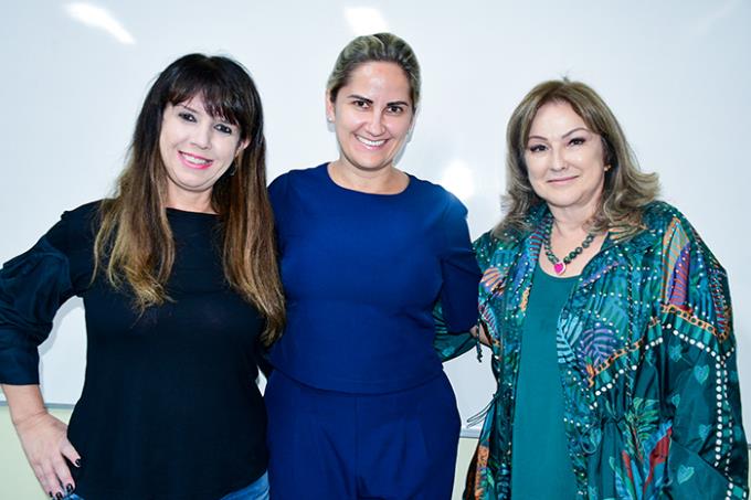 Dra. Camélia, Daniele Leite e Dra. Carmem Lúcia 