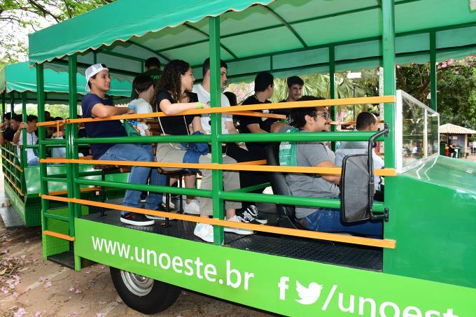 Passeio para conhecer o campus 2, uma das atividades ofertada aos alunos visitantes