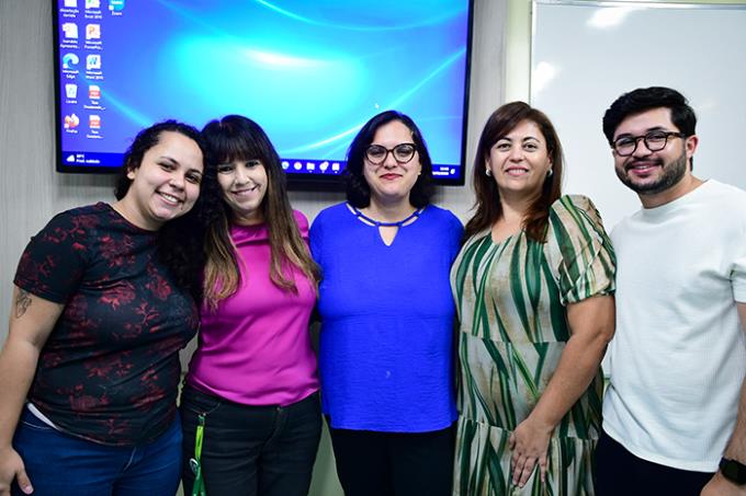 Dr. Camélia com membros do Grupo de Estudos sobre Processos de Subjetividade no Contexto Escolar 