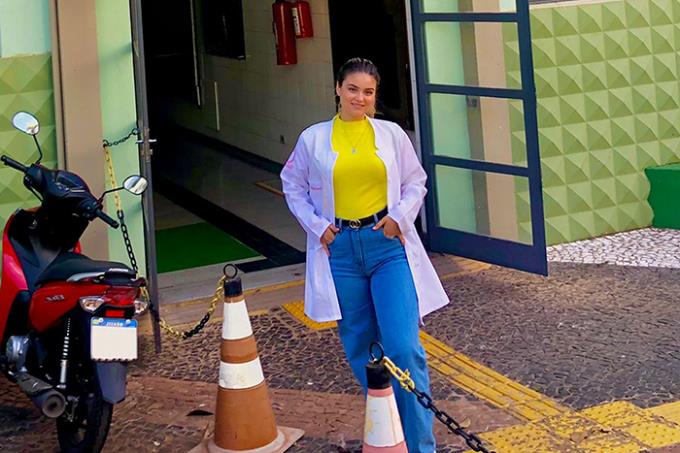 Moradora de Santa Rita do Pardo, Larissa Guabiraba Sousa é aluna do 2º termo de Estética e Cosmética EAD Semipresencial na Unoeste 
