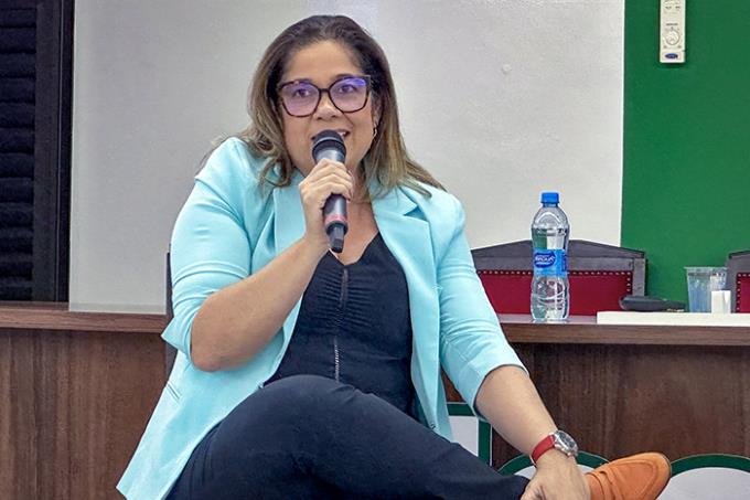 A professora doutora Ilka Márcia Ribeiro de Souza Serra, da Universidade Estadual do Maranhão, durante sua participação no 21º Enaext
