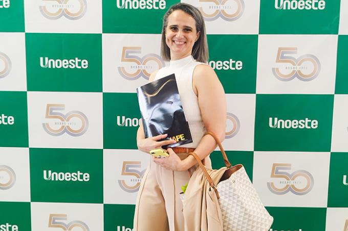 Estudante de Fisioterapia no campus da Unoeste Jaú, a advogada Geise Keli Frari Pedroso elogiou e aprovou o congresso