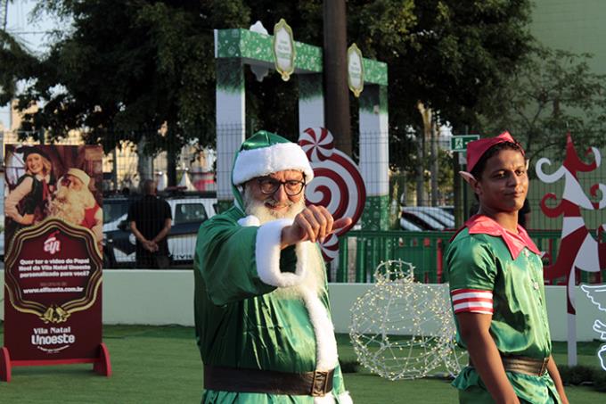 Papai Noel faz a alegria da criançada no primeiro dia da Vila Natal Unoeste