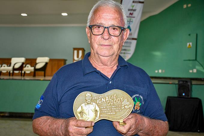 Dr. Ignácio Godoy recebeu o prêmio que leva seu nome