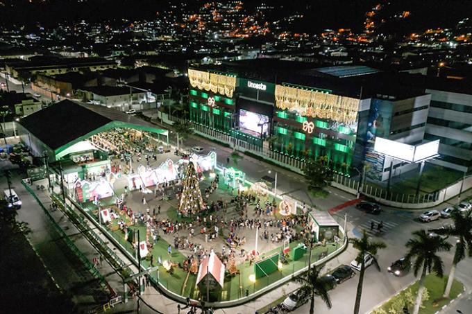Vila Natal recebe 18 mil pessoas e toneladas de doações