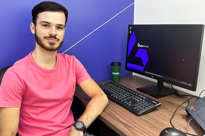 Pedro Correia Fellito é aluno do 5º termo do curso de Ciência da Computação e o primeiro estagiário contratado pela GigaConsult