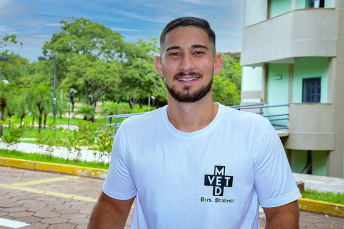 Bruno Ariga pontua que o Hospital Veterinário é um diferencial no curso