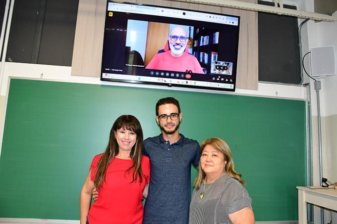 Dr. Ricardo (na tela), Dra. Camélia, Bruno e Dra. Midori