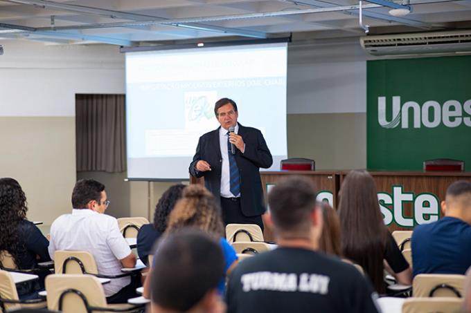 Marcelo Palácio conduziu a palestra “A Contabilidade como gestão na era da Inteligência Artificial” 