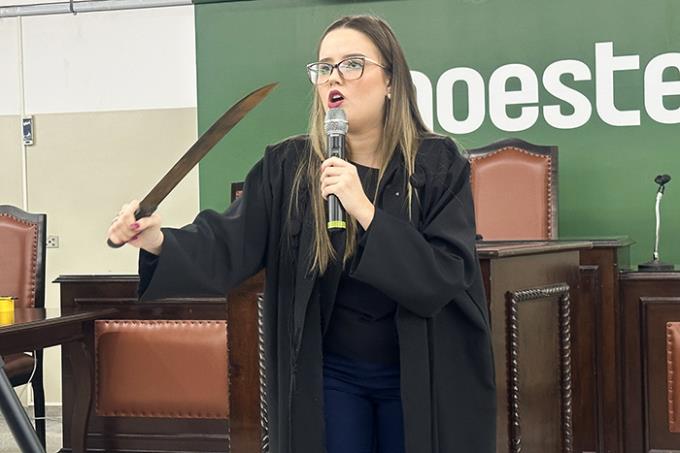 Ana Beatriz: “se apresentar a um juiz que verdadeiramente exerce a magistratura é uma oportunidade enriquecedora”