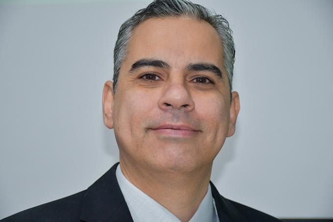 O médico Fábio José Martins Pinto é aprovado para receber o título de Mestre em Ciência Animal