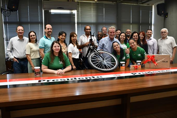 Todos os participantes da solenidade de premiação