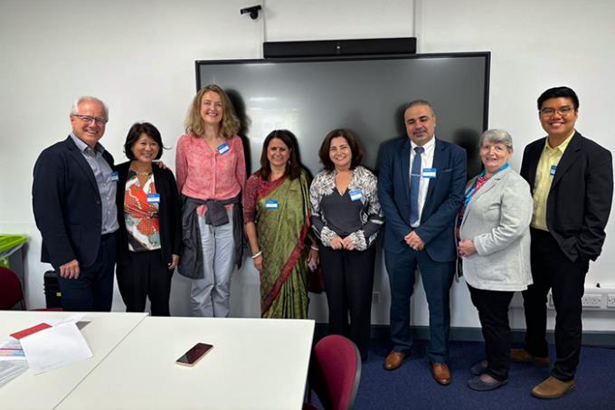 Participação em reunião com pesquisadores em Portugal, incluindo o Dr. Sean Bracken, do Reino Unido