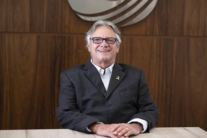 O diretor geral da Apec/Unoeste, Dr. Augusto Cesar de Oliveira Lima, fez parte da primeira turma de Odontologia da Unoeste