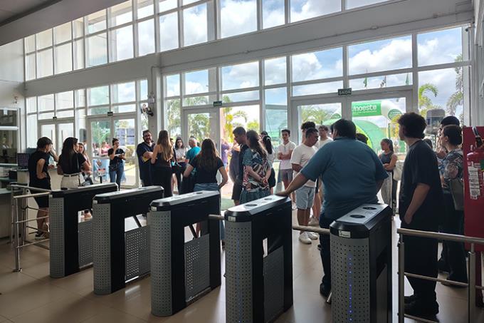 Prova de Medicina reuniu diversos candidatos no campus de Jaú