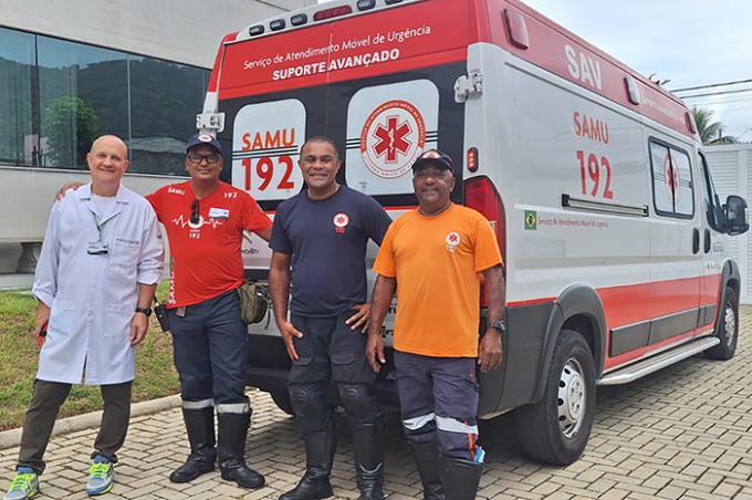 Simulação contou com o apoio do SAMU, que demonstrou o atendimento pré-hospitalar em desastres