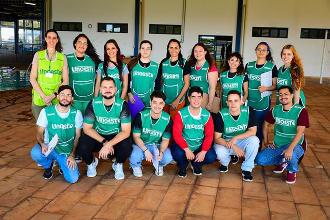 Alunos envolvidos no projeto junto a Dra. Aline 