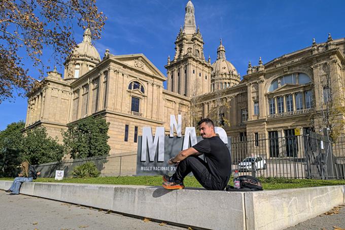Vitor em visita a pontos turísticos da Espanha 