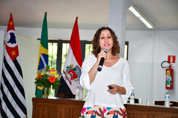 Conferência debate políticas públicas aos idosos de Prudente