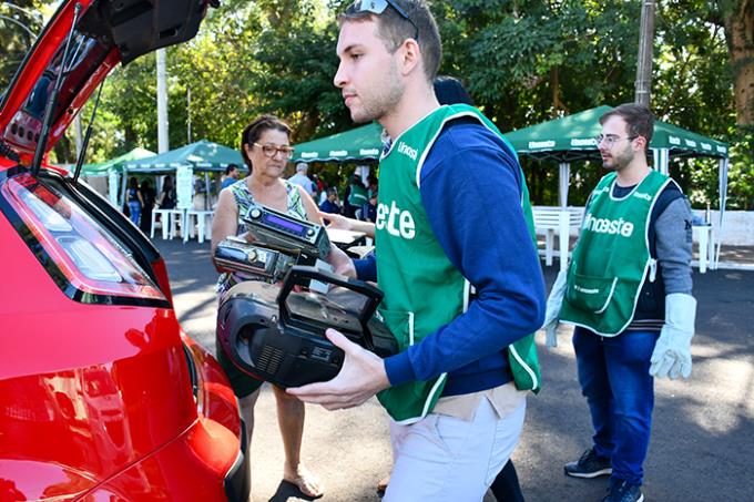 EcoSaúde arrecada 2,6 t de e-lixo e presta serviços de saúde