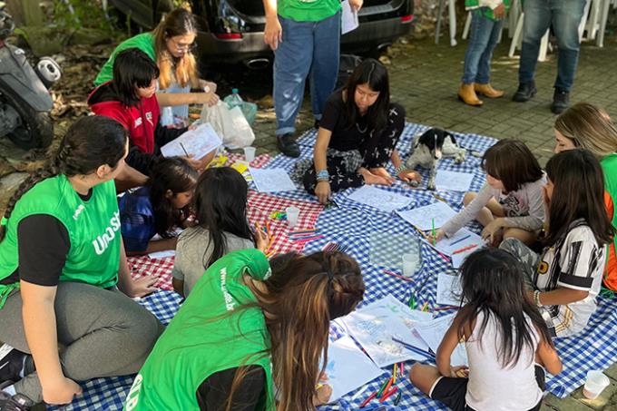 Alunos levam atendimento à aldeia indígena em São Vicente
